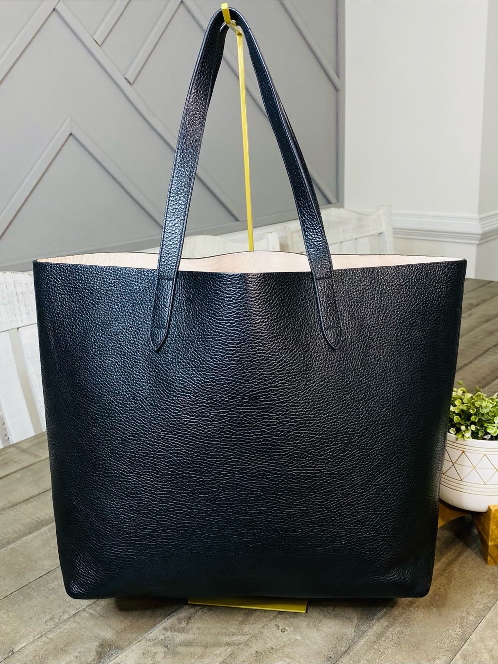 Cuyana Classic Structured Pebble Leather Tote Bag Black Women Large Shoulder Bag